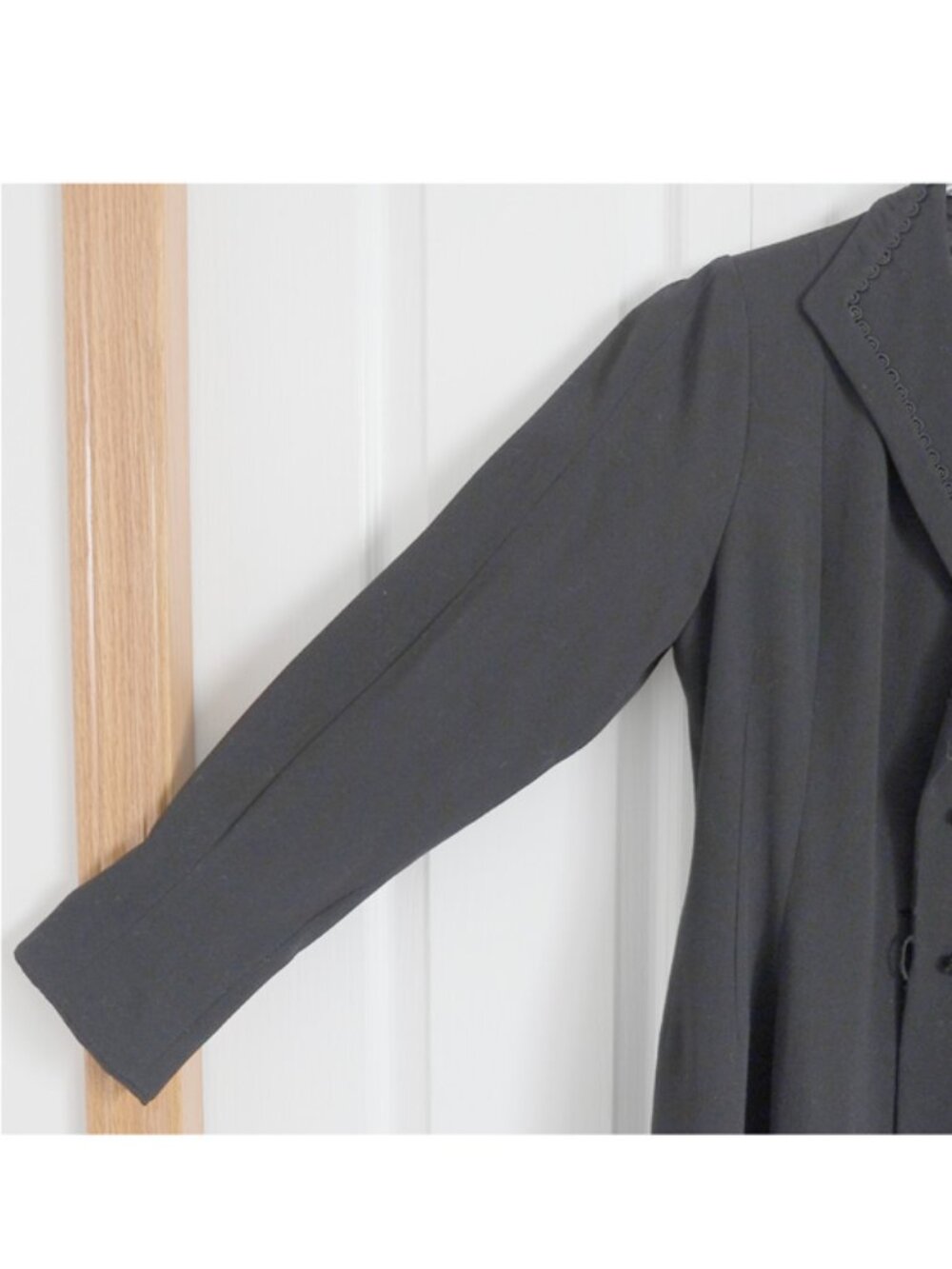 RARE c. 1940 black Saltaire swing coat w/ ribbon detail - Picture 9 of 16
